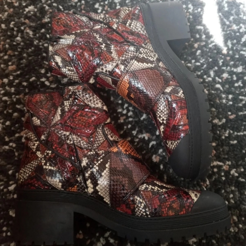 Burberry genuine snakeskin whitchester boots - Picture 3 of 5